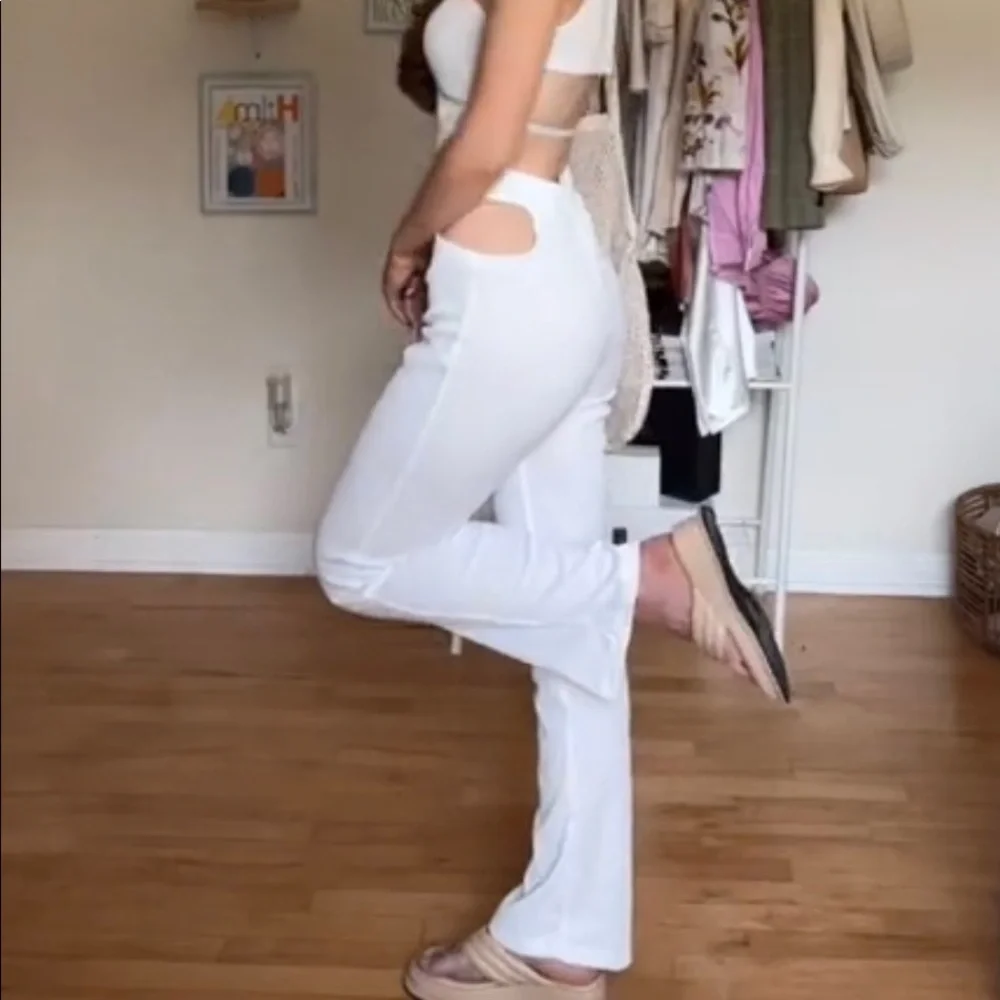 White Two Piece Cut Out Set - Picture 3 of 3